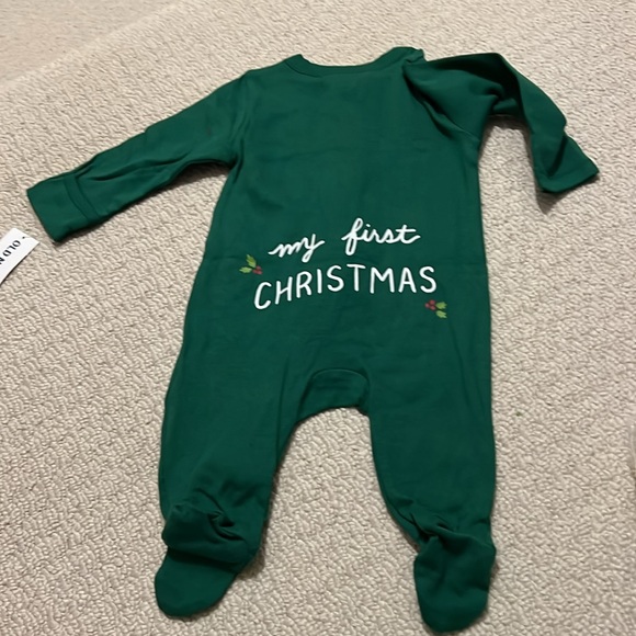 NWT - Old Navy 5 piece holiday layette set for baby. Size 0-3 months. - Picture 2 of 7